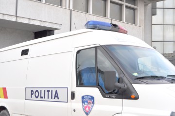 Doi minori din Lumina, escortaţi la Tichileşti şi Târgu Ocna